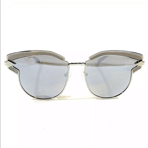 Karen Walker Accessories - Brand new with tags Karen walker Felipe no case